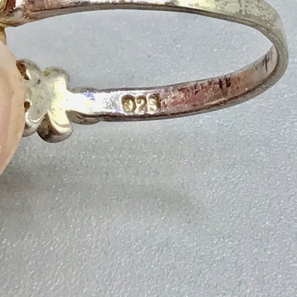 Petite Sterling Silver Flowers Ring Size 8.75 Triple Daisy Design Thin Band - Picture 8 of 12